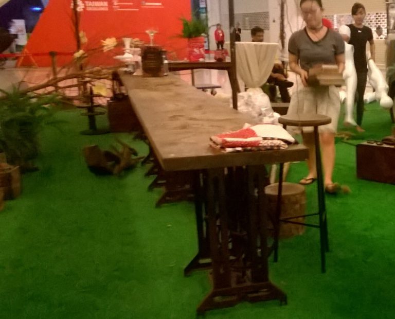 Sự kiện có thảm cỏ nhân tạo sẽ rất khác biệt